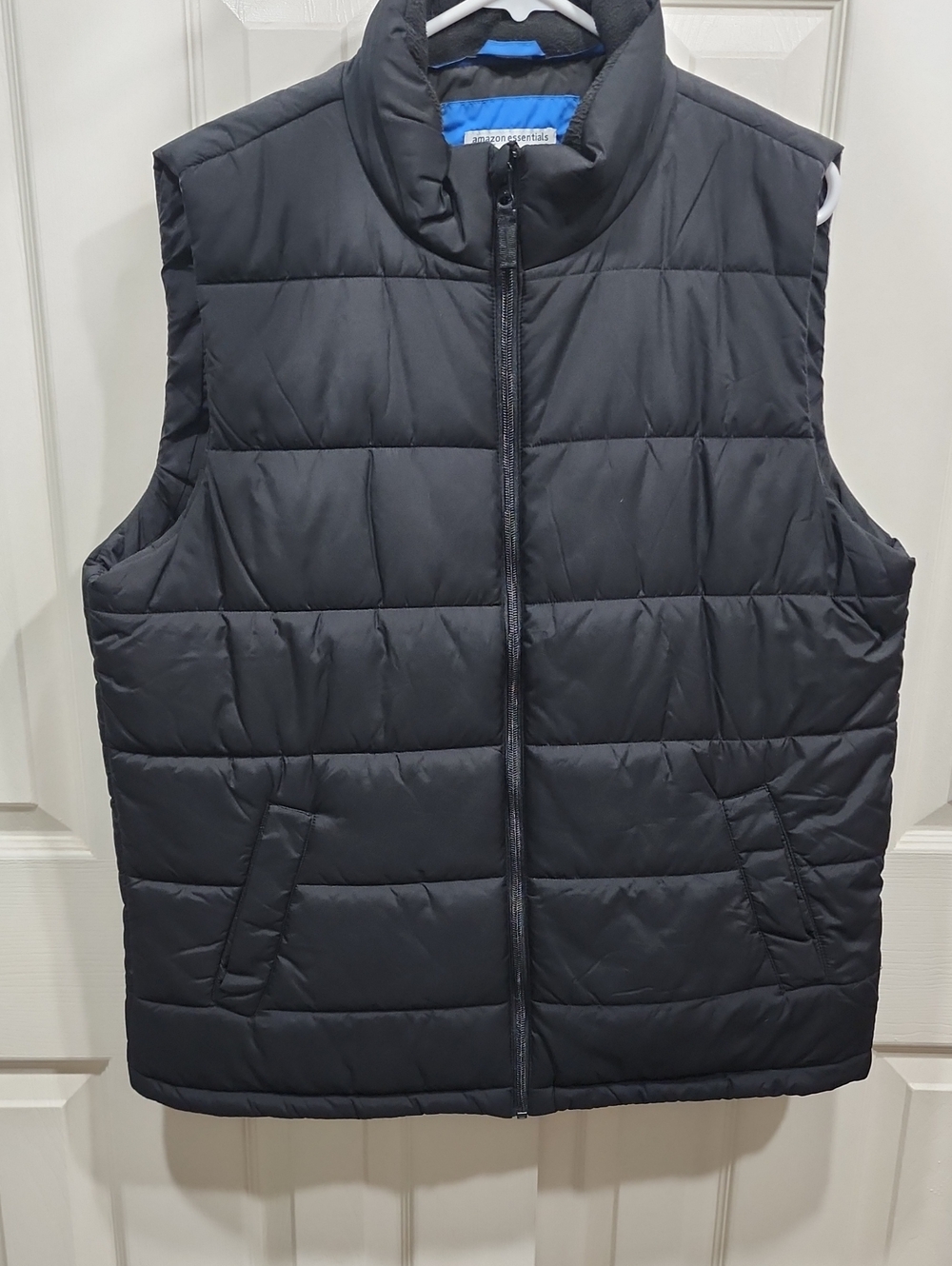 Amazon Essentials Men's Black Quilted Puffer Vest